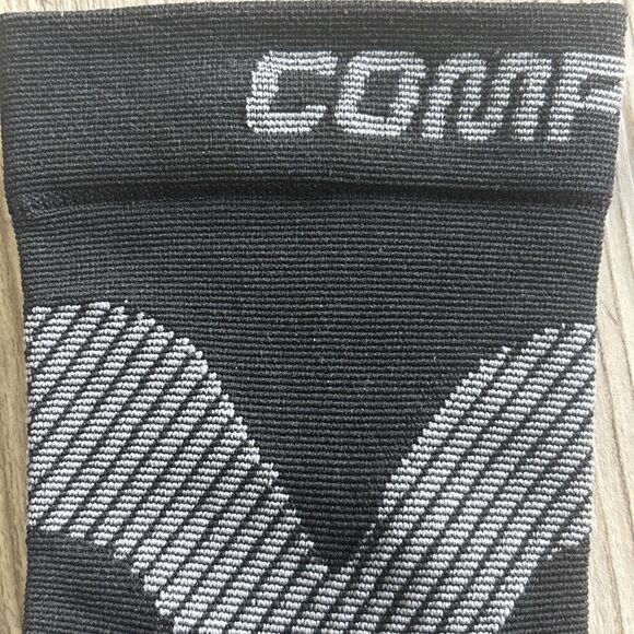 NEW Compression Socks For Injury Unisex Size Medium - Picture 4 of 5